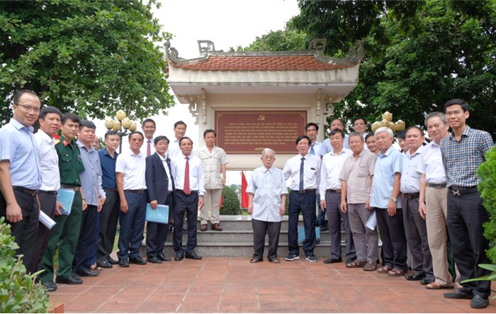 Kỷ niệm 60 năm Ngày Bác Hồ về thăm và làm việc tại công trình phân lũ Đập Đáy (17/7/1962 - 17/7/2022)