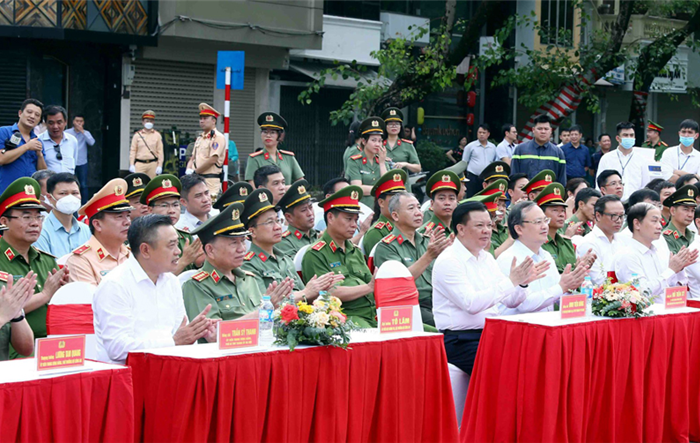 Lãnh đạo thành phố Hà Nội dự lễ khánh thành  tượng đài “Công an nhân dân vì dân phục vụ”