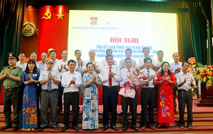 Thị xã Sơn Tây tổng kết 5 năm phong trào thi đua yêu nước trong đồng bào công giáo giai đoạn 2017 - 2022