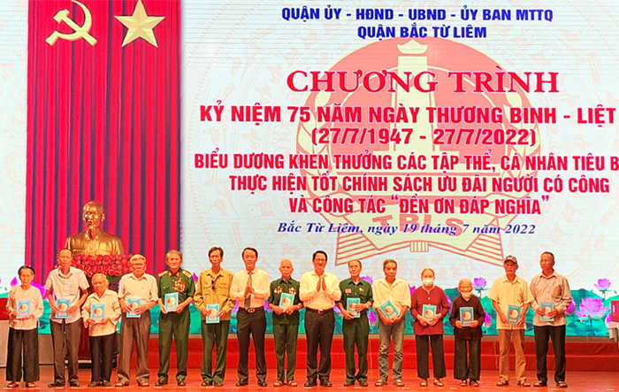 Quận Bắc Từ Liêm biểu dương các tập thể, cá nhân tiêu biểu thực hiện tốt công tác “Đền ơn, đáp nghĩa”