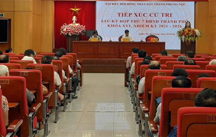 Phó Chủ tịch UBND thành phố Dương Đức Tuấn tiếp xúc cử tri quận Hai Bà Trưng sau kỳ họp thứ 7, HĐND thành phố khoá XVI