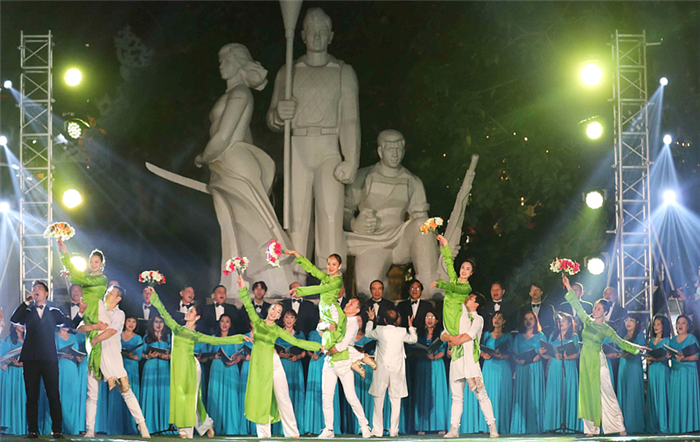 Tổ chức nhiều chương trình biểu diễn nghệ thuật nhân kỷ niệm 75 năm Ngày Thương binh – Liệt sĩ