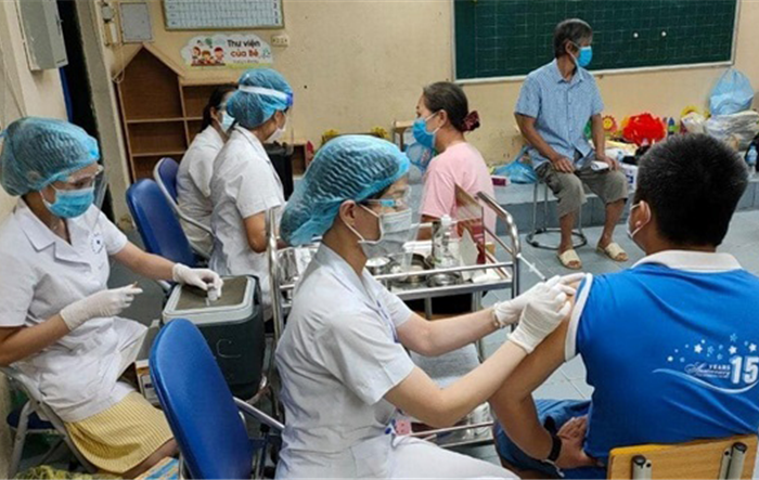 Thủ tướng Chính phủ ban hành công điện về tăng cường công tác tiêm vắc xin phòng Covid-19