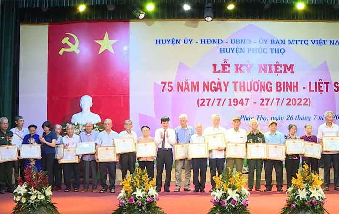 Huyện Phúc Thọ tổ chức kỷ niệm 75 năm Ngày Thương binh - Liệt sĩ (27/7/1947 - 27/7/2022)