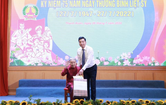 Quận Thanh Xuân tổ chức gặp mặt kỷ niệm 75 năm Ngày Thương binh -  Liệt sĩ (27/7/1947 - 27/7/2022)