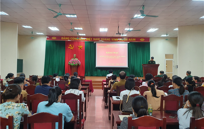 Khai mạc lớp bồi dưỡng kiến thức quốc phòng và an ninh cho đối tượng 4