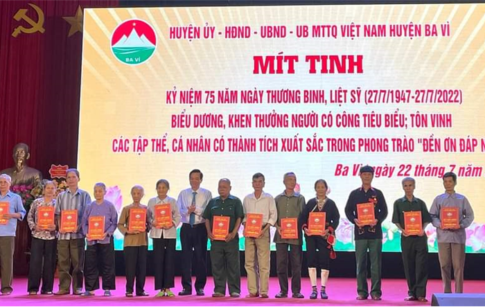 Huyện Ba Vì tổ chức nhiều hoạt động tri ân đối với các thương binh, liệt sĩ, người có công với cách mạng