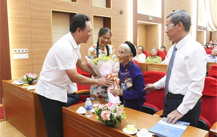 Huyện Gia Lâm biểu dương, khen thưởng người có công tiêu biểu