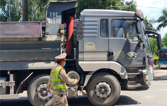 Sơ kết 1 tháng triển khai, thực hiện kế hoạch cao điểm kiểm tra, xử lý các hành vi vi phạm về trật tự an toàn giao thông