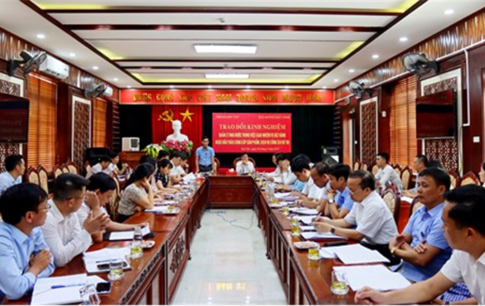 Lãnh đạo thành phố Bắc Ninh học tập, trao đổi kinh nghiệm tại thị xã Sơn Tây