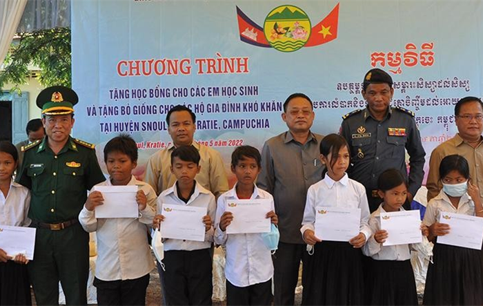 Vun đắp nghĩa tình biên giới Việt Nam-Campuchia: Thân thiện, nghĩa tình bền lâu - Bài 1: Thân thiện, nghĩa tình bền lâu