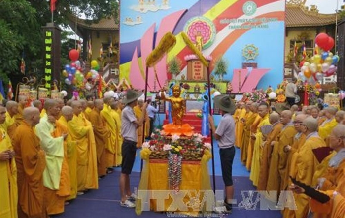 Trăm sự phi lý phía sau “bộ cánh tự do tôn giáo”