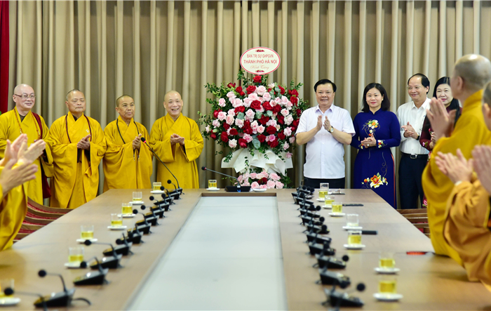 Lãnh đạo Thành ủy tiếp Ban Trị sự Giáo hội Phật giáo Việt Nam thành phố Hà Nội nhiệm kỳ 2022 - 2027
