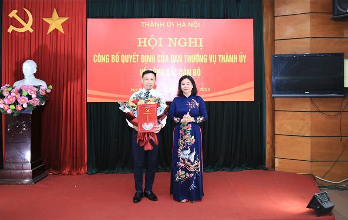Trao các Quyết định về công tác cán bộ tại Báo Hànộimới và Báo Kinh tế&Đô thị