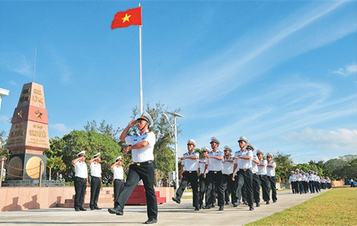 Vạch trần luận điệu lừa bịp “Quân đội phải trung lập về chính trị”