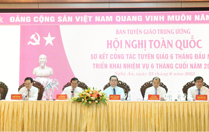 Làm gì để đổi mới công tác tuyên giáo?