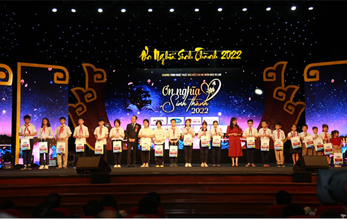 Chương trình nghệ thuật đặc biệt "Ơn nghĩa sinh thành"