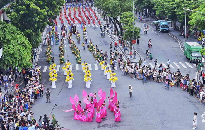 Tổ chức sự kiện tại phố đi bộ, tiến tới tổ chức thành sự kiện thường niên