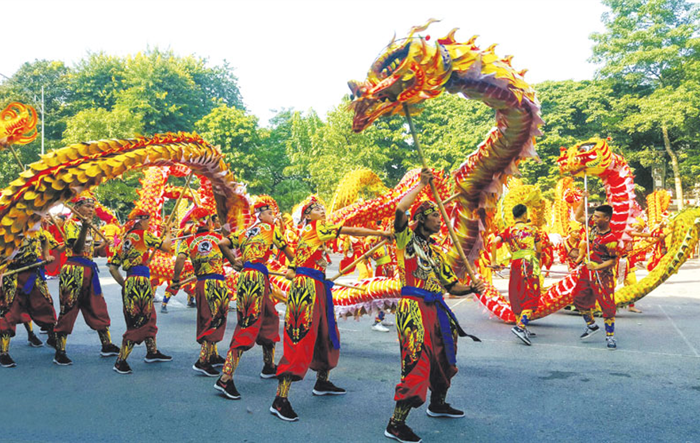Hoàn thiện cơ chế chính sách để phát triển công nghiệp văn hoá, đẩy mạnh phát triển nguồn nhân lực