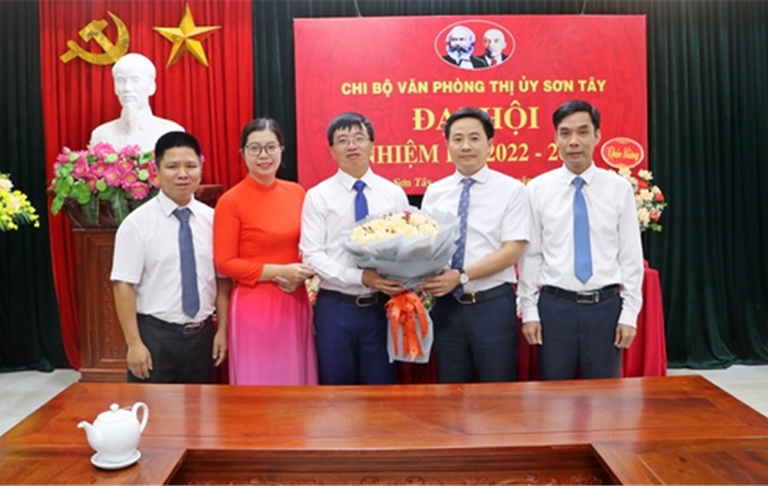 Đại hội Chi bộ Văn phòng Thị uỷ Sơn Tây nhiệm kỳ 2022 - 2025