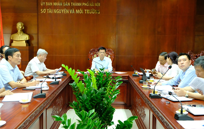 Giám đốc Sở Tài nguyên và Môi trường Hà Nội làm việc với Trung tâm Phát triển quỹ đất 