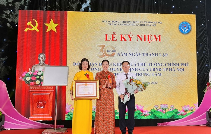 Trung tâm Bảo trợ xã hội 3 Hà Nội đón nhận Bằng khen của Thủ tướng Chính phủ