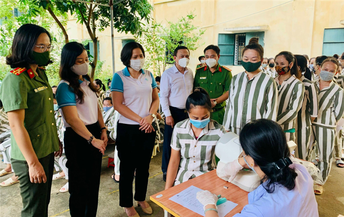 Tổ chức chương trình truyền thông kiến thức và khám sức khỏe sinh sản cho nữ phạm nhân năm 2022