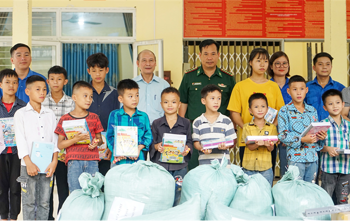 Đoàn công tác Hội Nhà báo thành phố Hà Nội đi thực tế tại tỉnh Hà Giang