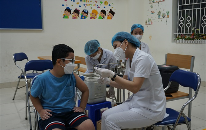 Tăng cường giám sát, đôn đốc việc triển khai công tác tiêm chủng vắc xin phòng Covid-19 cho người dân