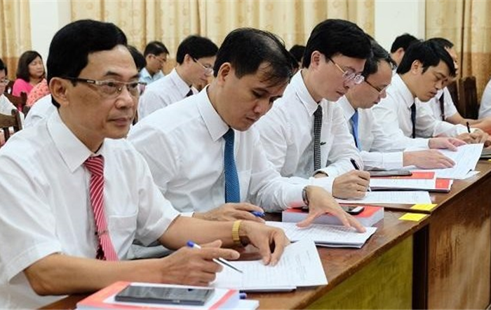 Quy định về đối tượng, tiêu chuẩn và phân cấp đào tạo lý luận chính trị trong hệ thống chính trị thành phố Hà Nội