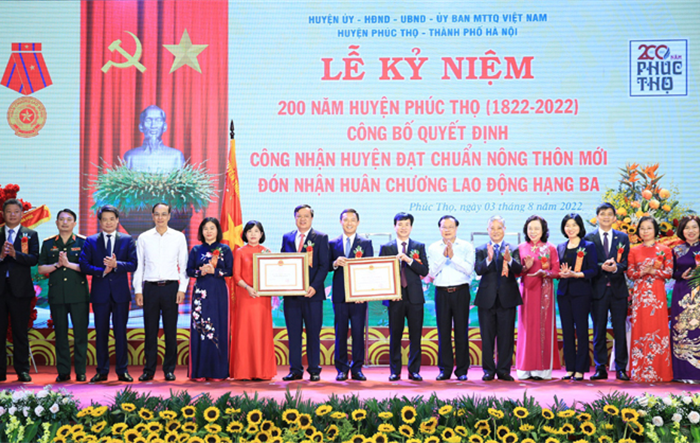 Huyện Phúc Thọ đón Huân chương Lao động Hạng Ba và Bằng công nhận huyện đạt chuẩn nông thôn mới