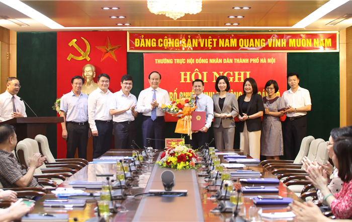Thường trực HĐND thành phố Hà Nội công bố quyết định về công tác cán bộ