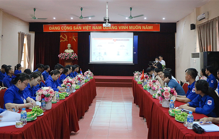 Trao đổi kinh nghiệm về đào tạo, bồi dưỡng cán bộ Đoàn, Đội, Hội hai nước Việt Nam - Lào