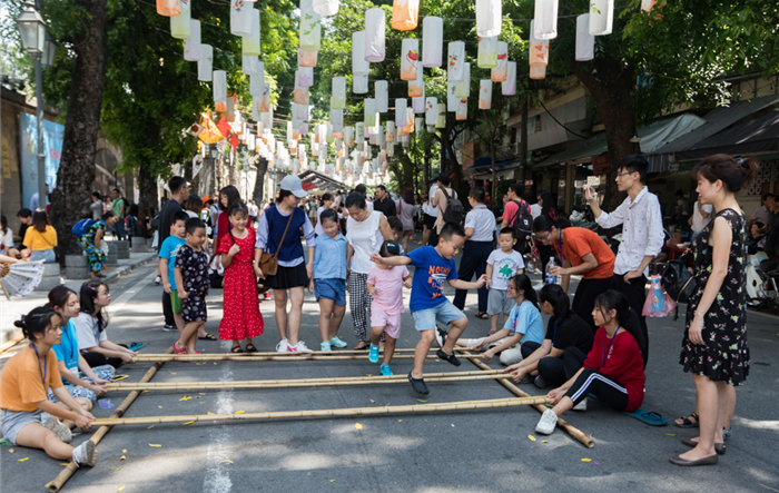Trải nghiệm nhiều hoạt động vui chơi phong phú, hấp dẫn tại lễ hội “Trung thu phố cổ 2022”