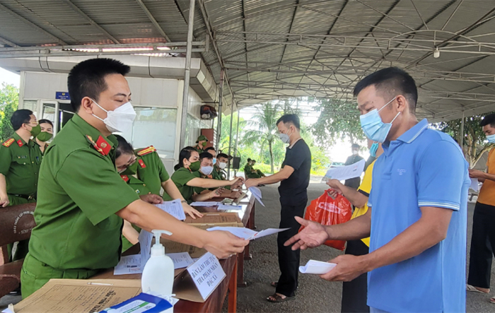 Lại diễn kịch bôi lem chính sách đặc xá
