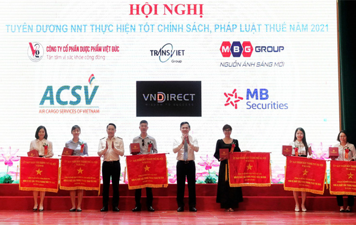 Thành phố Hà Nội tôn vinh 209 doanh nghiệp, cá nhân nộp thuế tiêu biểu