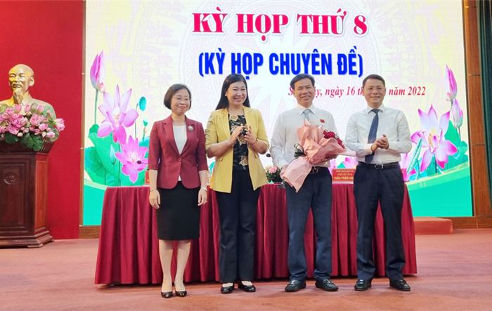 Kỳ họp thứ tám HĐND thị xã Sơn Tây khóa XX, nhiệm kỳ 2021-2026: Bầu kiện toàn chức danh Chủ tịch UBND thị xã Sơn Tây