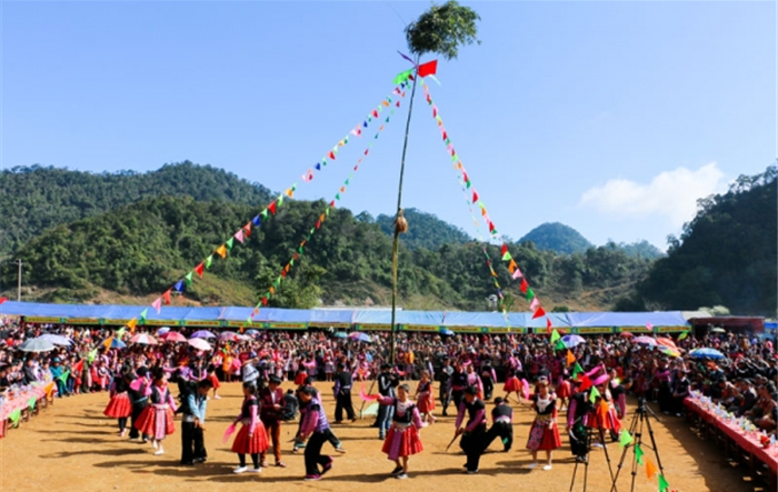 Đấu tranh làm thất bại âm mưu lợi dụng vấn đề dân tộc, tôn giáo để kích động ly khai ở vùng đồng bào dân tộc