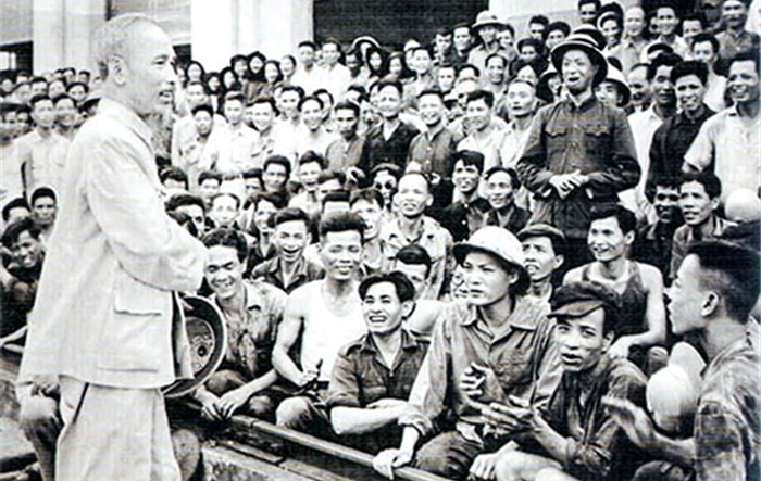 Không thể xuyên tạc việc học và làm theo Bác!