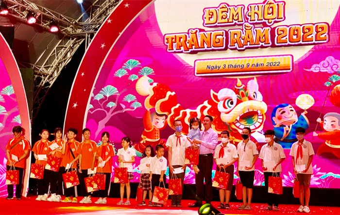 Tưng bừng “Đêm hội Trăng rằm” đón Tết Trung thu năm 2022 tại phố đi bộ Trịnh Công Sơn