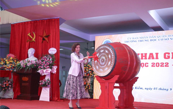 Tổng Giám đốc UNESCO Audrey Azoulay dự lễ khai giảng với học sinh Thủ đô