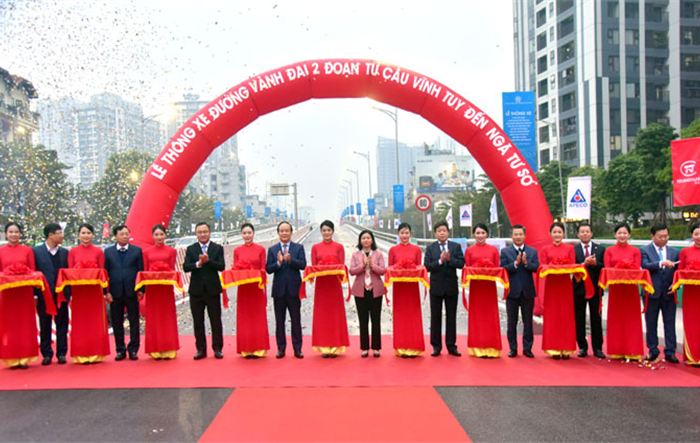 Chính thức thông xe đường Vành đai 2 trên cao, đoạn đoạn từ cầu Vĩnh Tuy đến Ngã Tư Sở