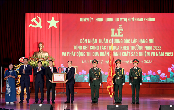 Huyện Đan Phượng đón nhận Huân chương Độc lập hạng Nhì