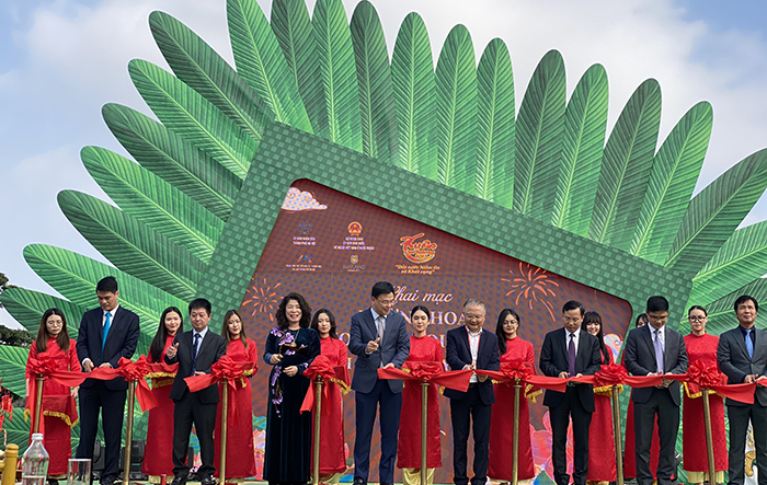 Khai mạc “Hội chợ Happy Tết 2023” và Đường hoa “Home Hanoi Xuan 2023”