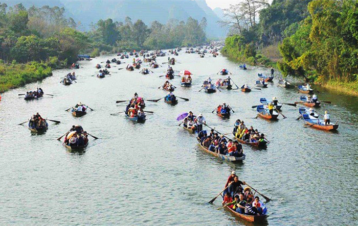 Thông báo giá vé các dịch vụ tại Lễ hội chùa Hương 2023