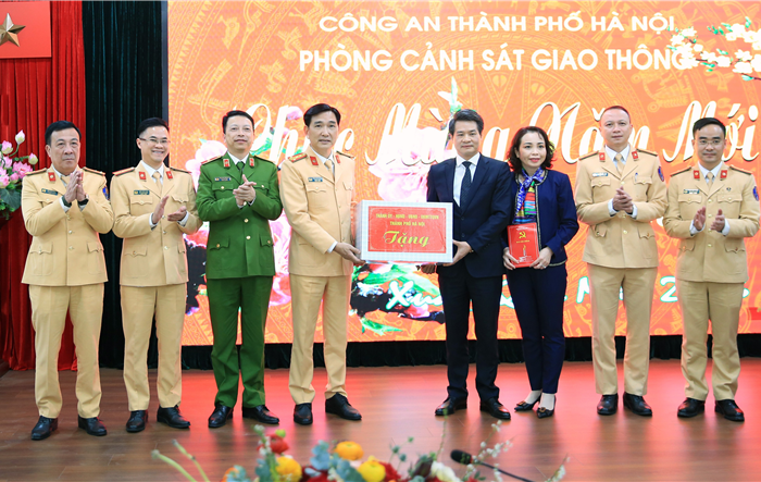   Huy động tối đa lực lượng bảo đảm trật tự an toàn giao thông  trên địa bàn Thủ đô