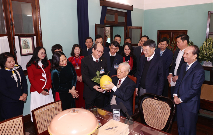Uy tín, hình ảnh người cán bộ, đảng viên theo tư tưởng Hồ Chí Minh - Vận dụng vào xây dựng, chỉnh đốn Đảng hiện nay