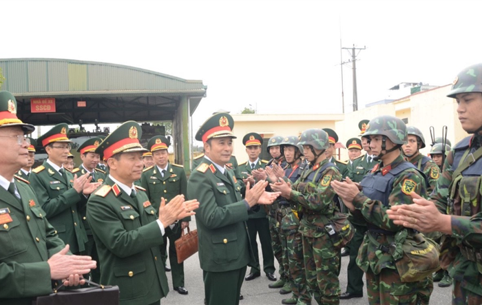 Phó Tổng tham mưu trưởng Quân đội nhân dân Việt nam thăm, chúc Tết Tiểu đoàn Thiết giáp 47, Bộ Tư lệnh Thủ đô Hà Nội