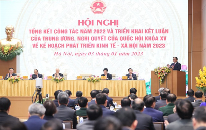 Tuyệt đối không chủ quan, thoả mãn với những kết quả, thành tích đã đạt được