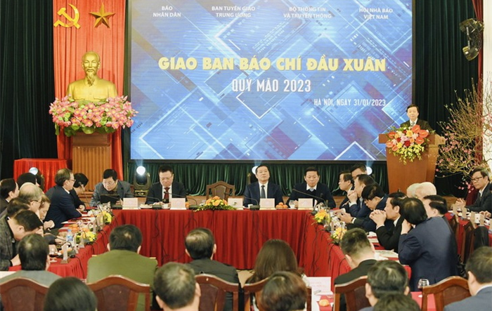 Báo chí phải tạo ra dòng thông tin chủ lực, tích cực